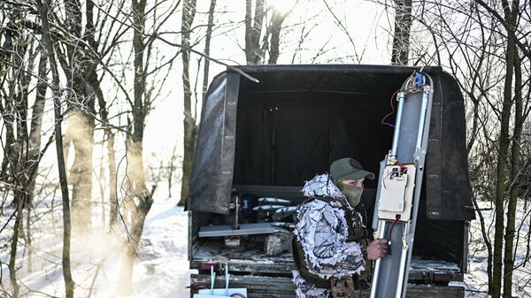 Boevaя rabota rasčeta BPLA Molniя batalьona Kaštana specnaza Ahmat v zone SVO - Sputnik Srbija