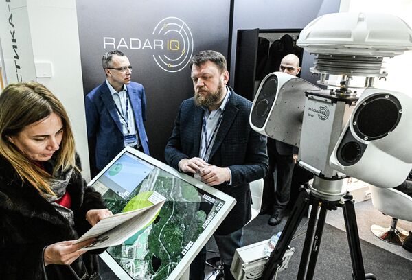 Систем за борбу против беспилотних летелица „радар И-Ку“ изложен у Међународном изложбеном експо-центру „Крокус“. - Sputnik Србија