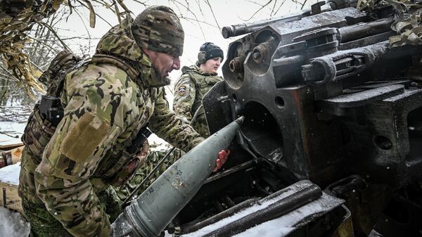 Ruski vojnici pored topa gijacint B u zoni specijalne vojne operacije - Sputnik Srbija