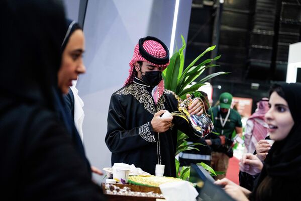 Арнест УниРус је први пут лансирао свој премиум бренд козметике, БиоКод, у иностранству. Бренд нуди мушке и женске козметичке производе за личну хигијену. - Sputnik Србија