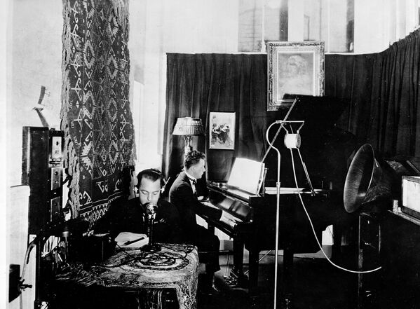 Радио је посебно значајан у ванредним ситуацијама, као и едукацији и културном повезивању. - Sputnik Србија