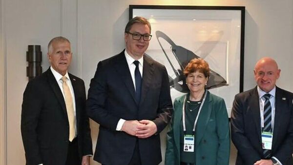 Александар Вучић у Минхену са америчким сенаторима. - Sputnik Србија