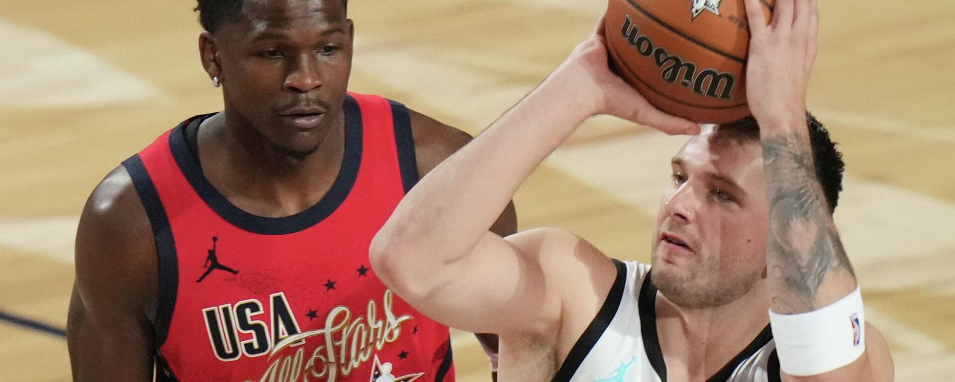 Ентони Едвардс и Лука Дончић - Sputnik Србија, 1920, 16.02.2026