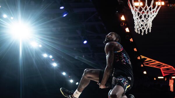 Спектакл у Русији – закуцавања очарала публику у Москви /видео/