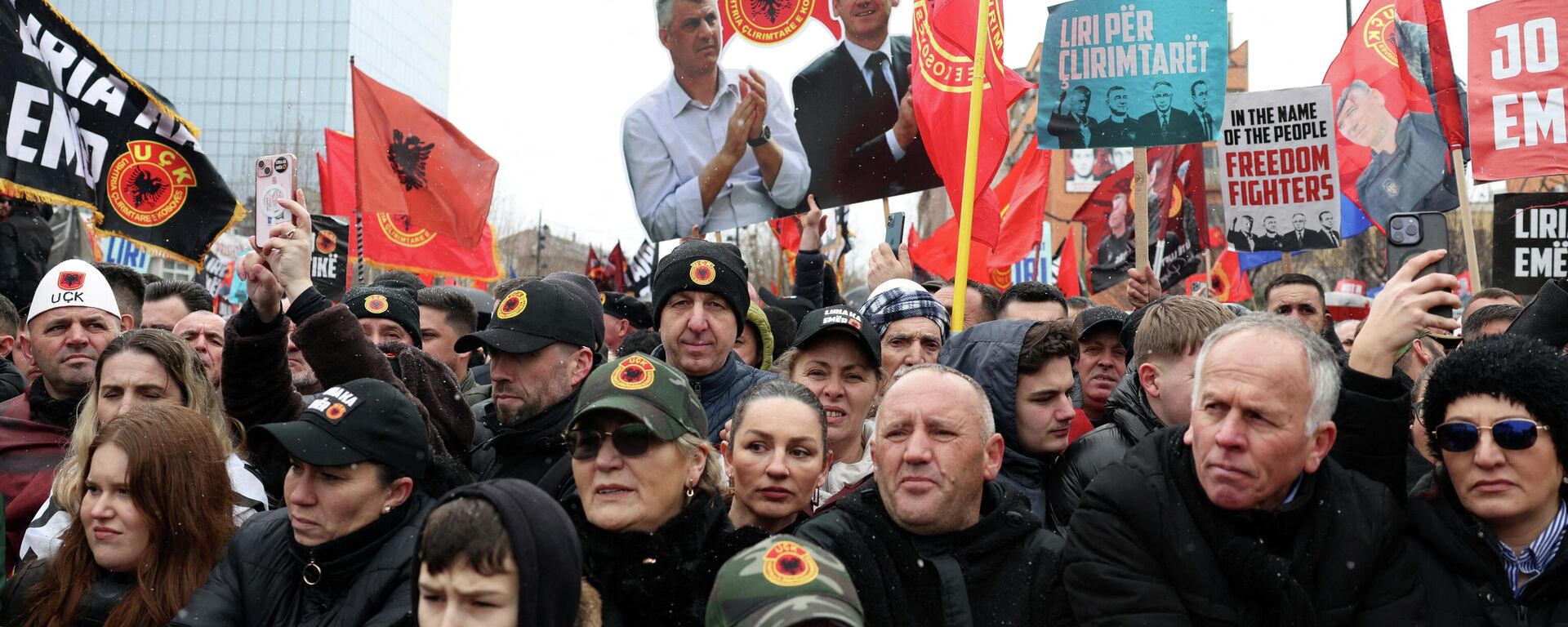 Протест подршке терористичкој организацији ОВК и њеним вођаја којима се суди у Хагу - Sputnik Србија, 1920, 17.02.2026