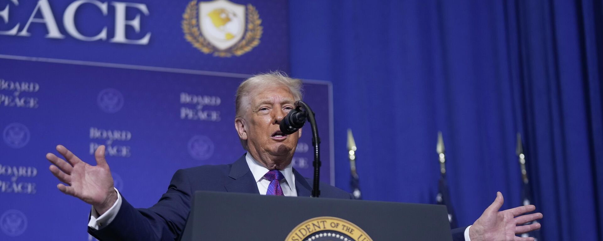 Američki predsednik Donald Tramp - Sputnik Srbija, 1920, 19.02.2026