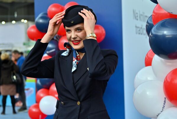 Традиционално, своје штандове на сајму имају најзначајније туристичке агенције, удружења и организације, хотели, туристички центри, међународни тур-оператори, али и ваздухопловне компаније. Стјуардеса Ер Србије, наше националне авио-компаније  - Sputnik Србија