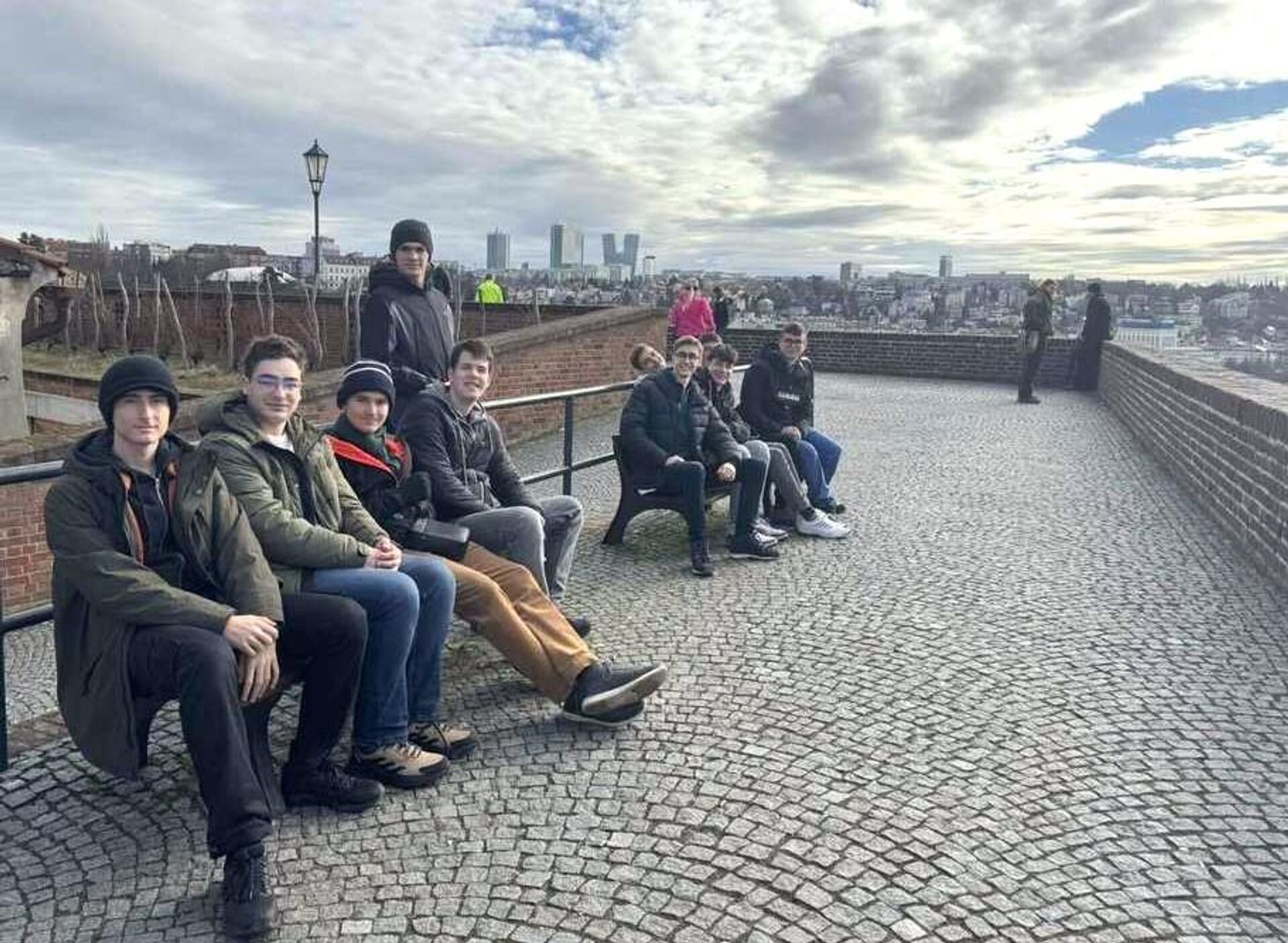 Најбољи физичари Математичке гимназије имали су времена и да упознају Праг Најбољи физичари Математичке гимназије имали су времена и да упознају Праг - Sputnik Србија, 1920, 20.02.2026