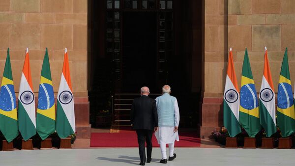 Премијер Индије Нарендра Моди и председник Бразила Луиз Инасио Лула да Силва у Њу Делхију.  - Sputnik Србија