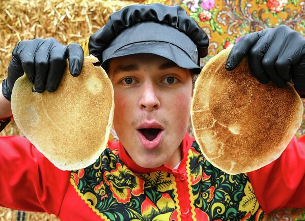 Субота је дан када муж коначно „предаје штафету“ жени - сада је њен ред да искаже поштовање мужевљевој породици, а нарочито свекрви и његовим сестрама. - Sputnik Србија