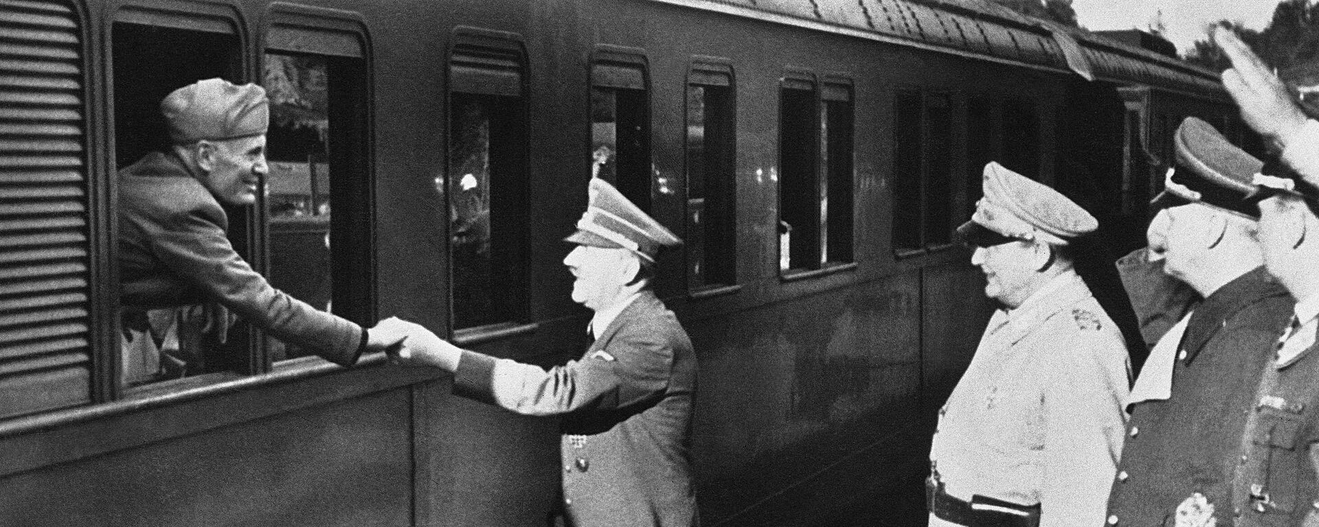 Бенито Мусолини и Адолф Хитлер - Sputnik Србија, 1920, 10.05.2026