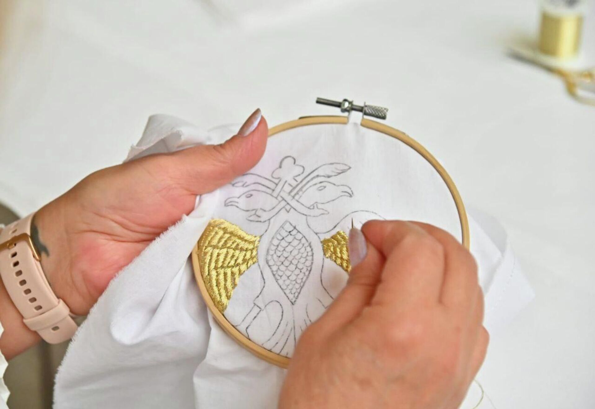 Изложбена поставка елемената уписаних у Национални регистар нематеријалног културног добра „Нити државности“ - Sputnik Србија, 1920, 24.02.2026