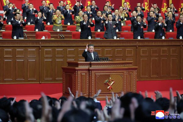 Аплауз током говора Ким Џонг Уна на конгресу Радничке партије Кореје. - Sputnik Србија