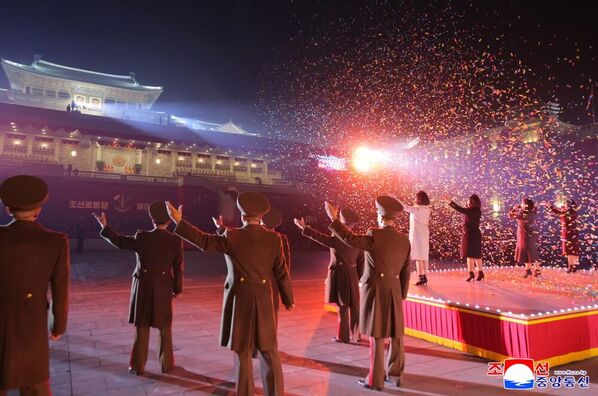 Севернокорејски лидер је, обраћајући се на паради, изјавио да моћна војна технологија може да победи у било којој борби и да ће Северна Кореја користити статус нуклеарне државе. - Sputnik Србија