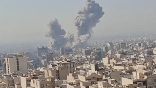 Izrael napao Iran - Sputnik Srbija