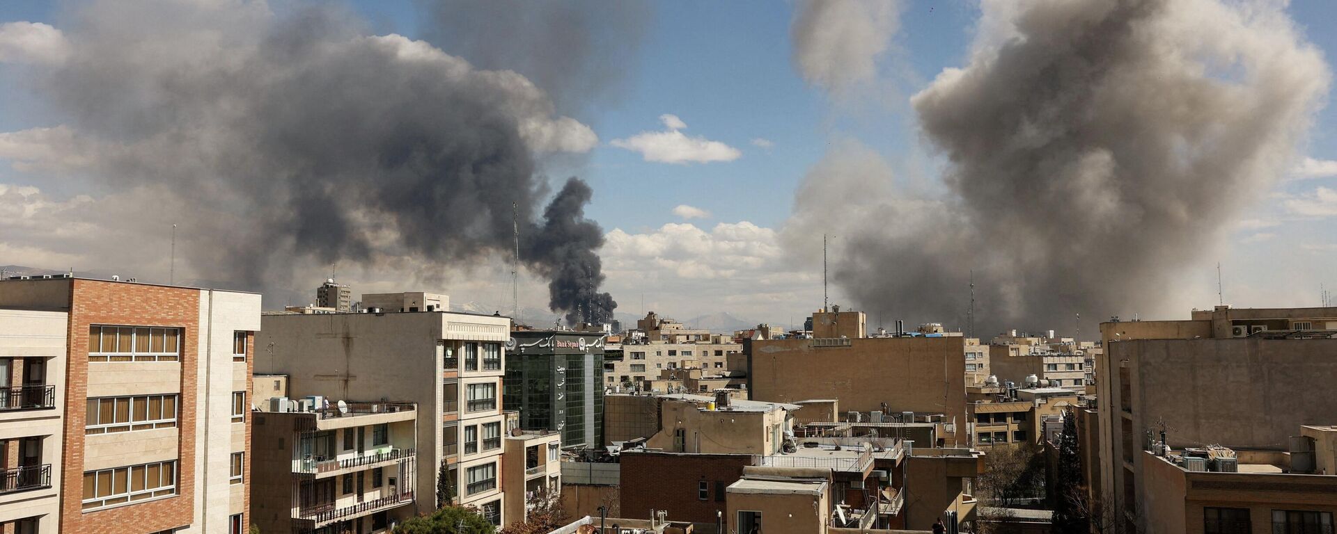 Vazdušni udari u Teheranu - Sputnik Srbija, 1920, 01.03.2026