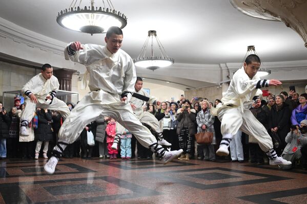 Наступила је традиционална музичка група "Наиро" - Sputnik Србија