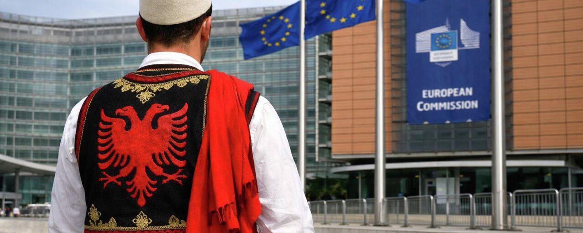 Албанац у Бриселу - Sputnik Србија, 1920, 02.03.2026