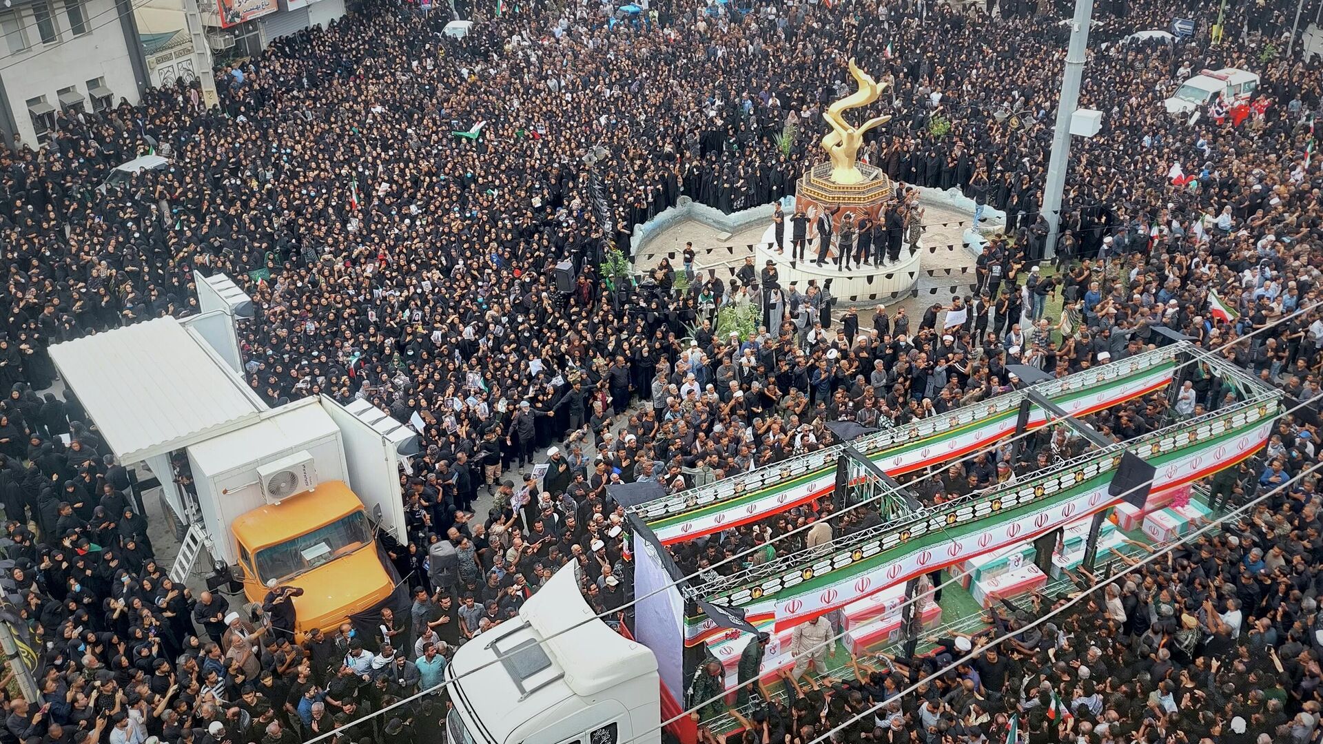 Погребна поворка за 165 деце убијене у америчко-израелским нападима - Sputnik Србија, 1920, 03.03.2026