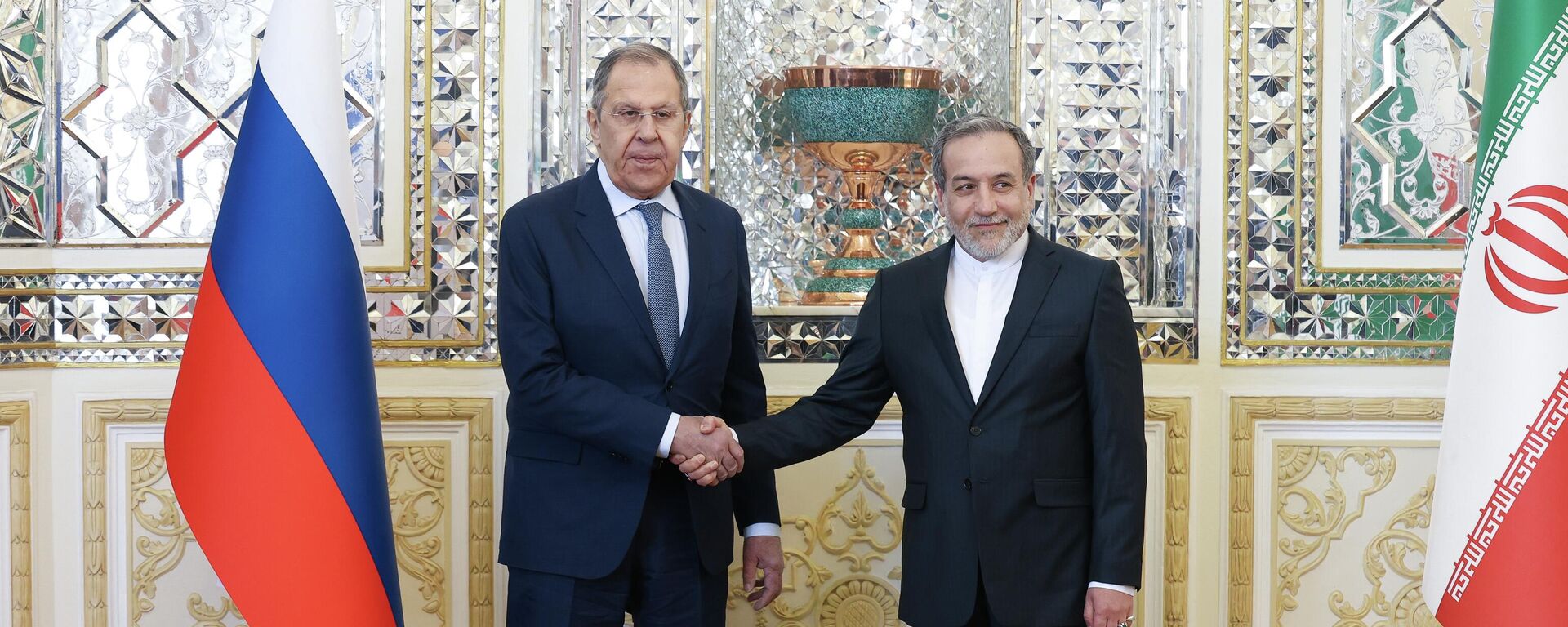 Министри спољних послова Русије и Ирана, Сергеј Лавров и Абас Арагчи - Sputnik Србија, 1920, 09.04.2026