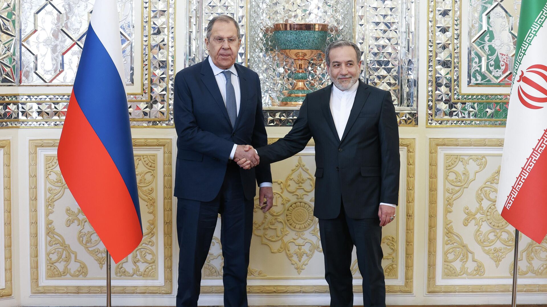 Министри спољних послова Русије и Ирана, Сергеј Лавров и Абас Арагчи - Sputnik Србија, 1920, 03.03.2026