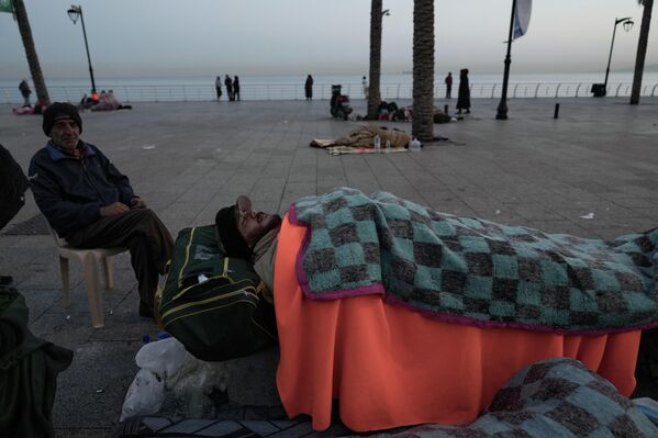 У Либану је у израелским нападима од 2. марта до данас расељено скоро 100.000 људи, погинуло је више од 100, а рањено 638, наводи се у извештају Одељења за управљање катастрофама владе Либана. - Sputnik Србија