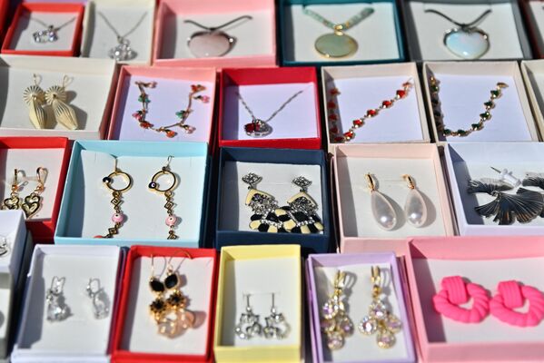 На манифестацији учествују мале радионице, занатлије и дизајнери, али и мала газдинства са својим домаћим производима  - Sputnik Србија