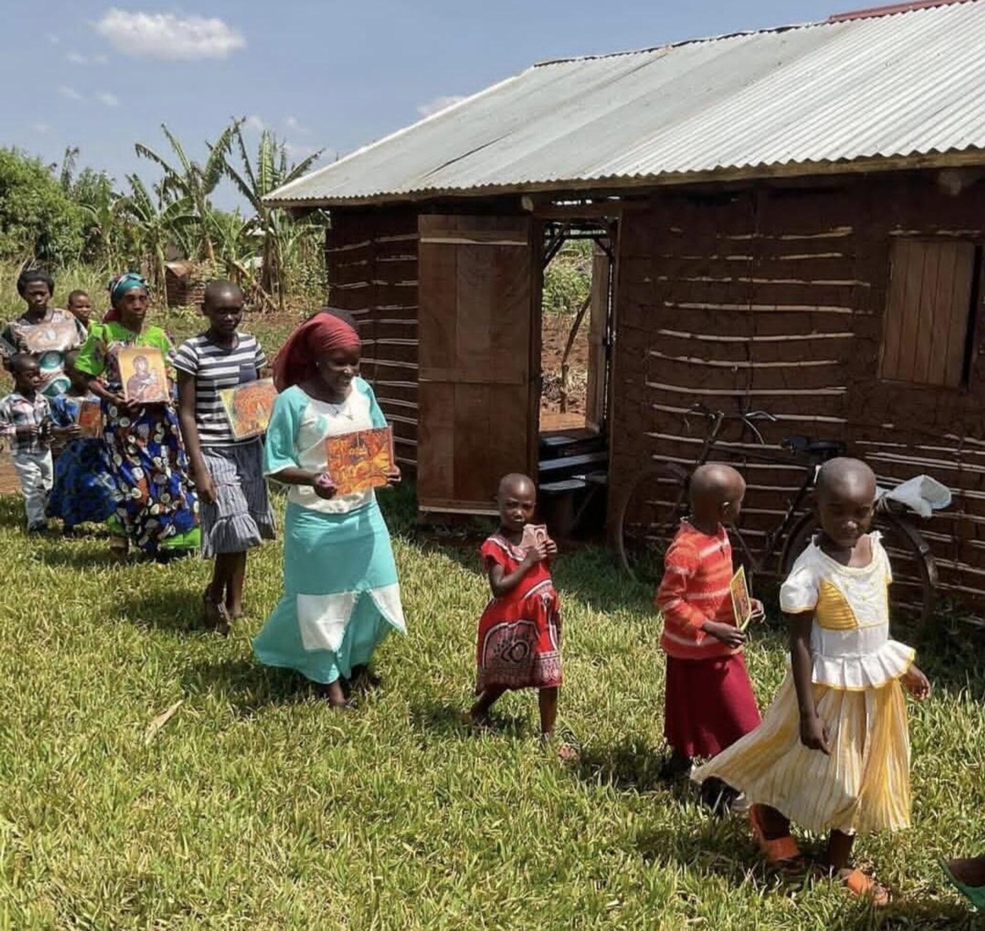 Litija oko crkve, u toku je izgradnja novog hrama koju mogu pomoći i vernici iz Srbije - Sputnik Srbija, 1920, 08.03.2026