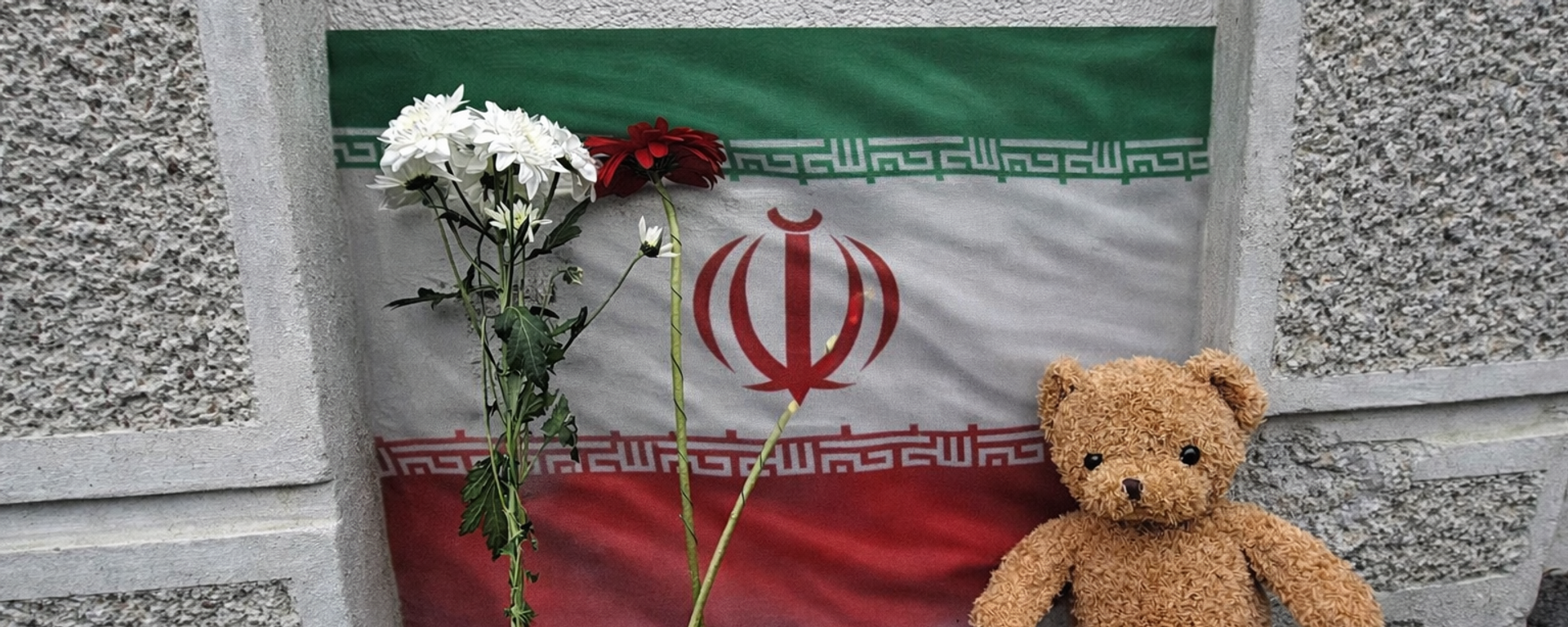 Реакција Београђана на злочин у школи у Ирану - Sputnik Србија, 1920, 08.03.2026