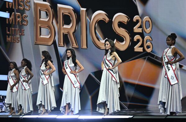 Učesnice finala Međunarodnog takmičenja lepote zemalja Briksa u Kazanju. - Sputnik Srbija