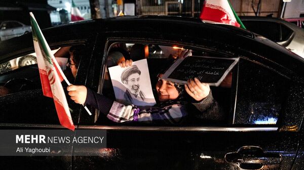 Жители Рашта митингуют в поддержку аятоллы Сейеда Моджтабы Хамене, Иран - Sputnik Србија