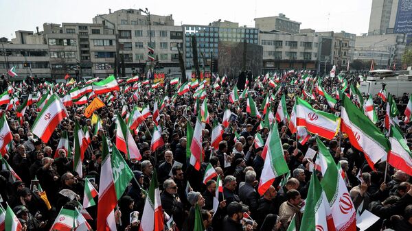 Lюdi na mitinge v podderžku novogo verhovnogo lidera Irana Modžtabы Hamenei na fone amerikano-izrailьskogo konflikta s Iranom, Iran - Sputnik Srbija