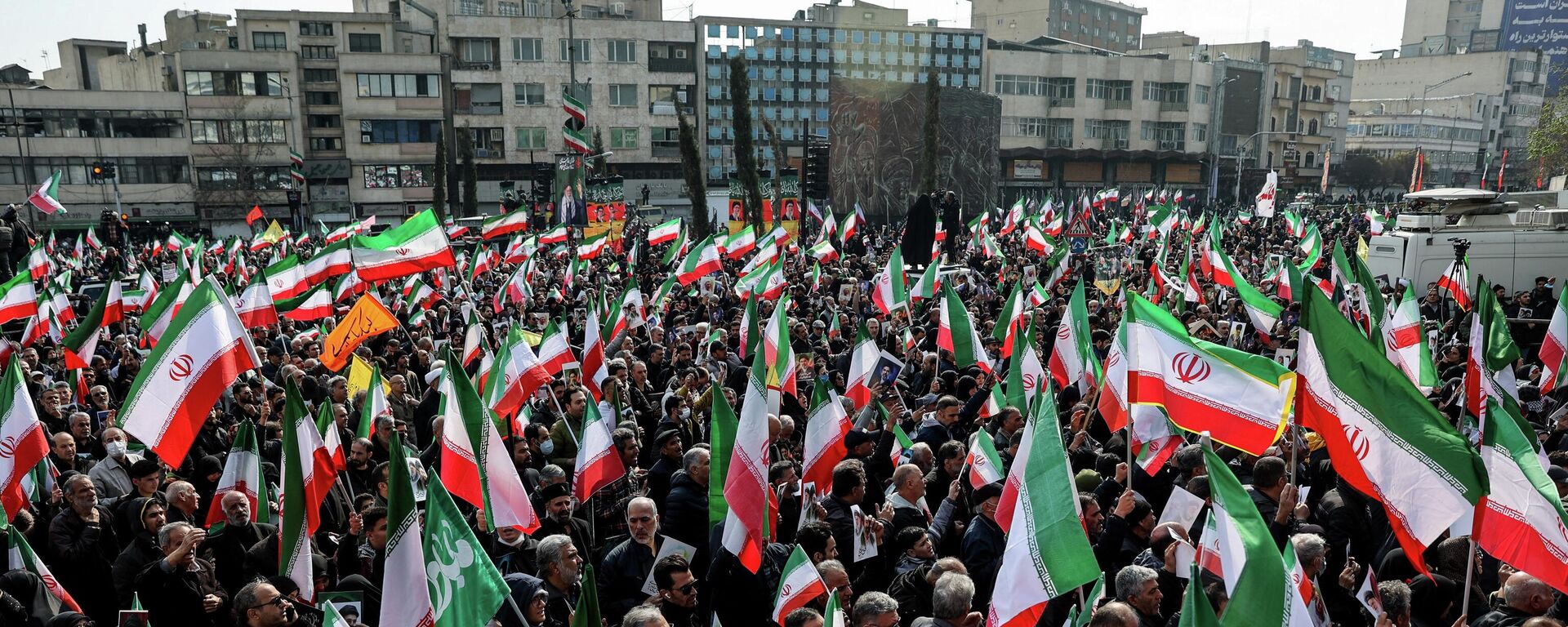 Lюdi na mitinge v podderžku novogo verhovnogo lidera Irana Modžtabы Hamenei na fone amerikano-izrailьskogo konflikta s Iranom, Iran - Sputnik Srbija, 1920, 08.04.2026