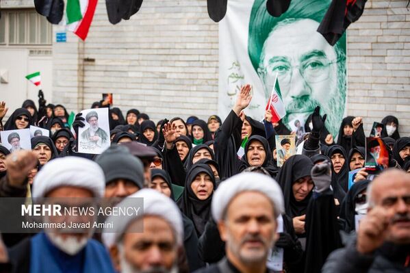 Народ из Казвина је прогласио подршку новом лидеру Исламске републике, ајатолаху Моџтаби Хамнеју. - Sputnik Србија