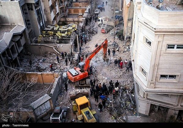 Usled vazdušnog napada američko-izraelskih snaga na stambene zgrade u Hamadanu, pet građana je ubijeno, a dvadeset pet ranjeno. - Sputnik Srbija