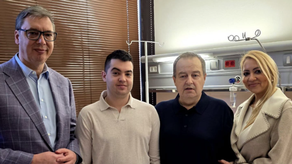 Aleksandar Vučić posetio Ivicu Dačića pred izlazak iz bolnice - Sputnik Srbija