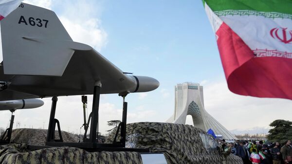 Ирански дрон приказан у Техерану. - Sputnik Србија