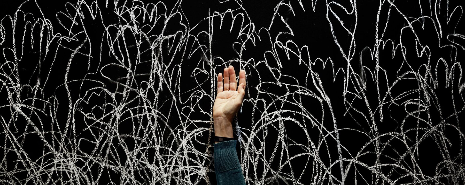 рука - Sputnik Србија, 1920, 11.03.2026