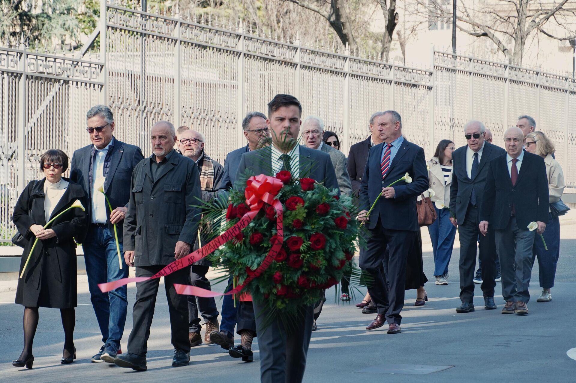 Венац су положили и чланови Ђинђићеве владе. - Sputnik Србија, 1920, 12.03.2026