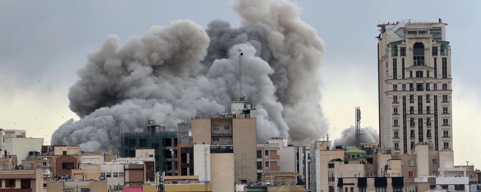 Експлозије у Техерану. - Sputnik Србија, 1920, 16.03.2026