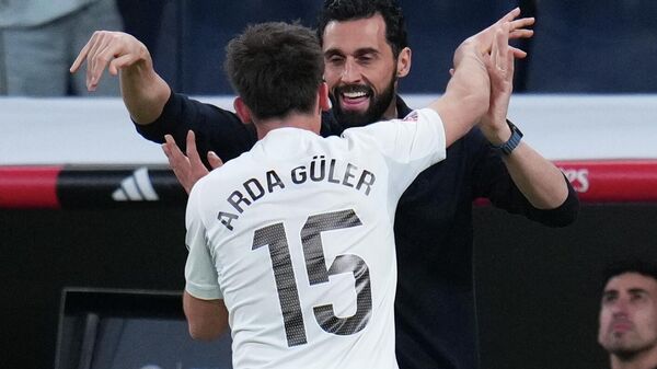 Арда Гулер - Sputnik Србија