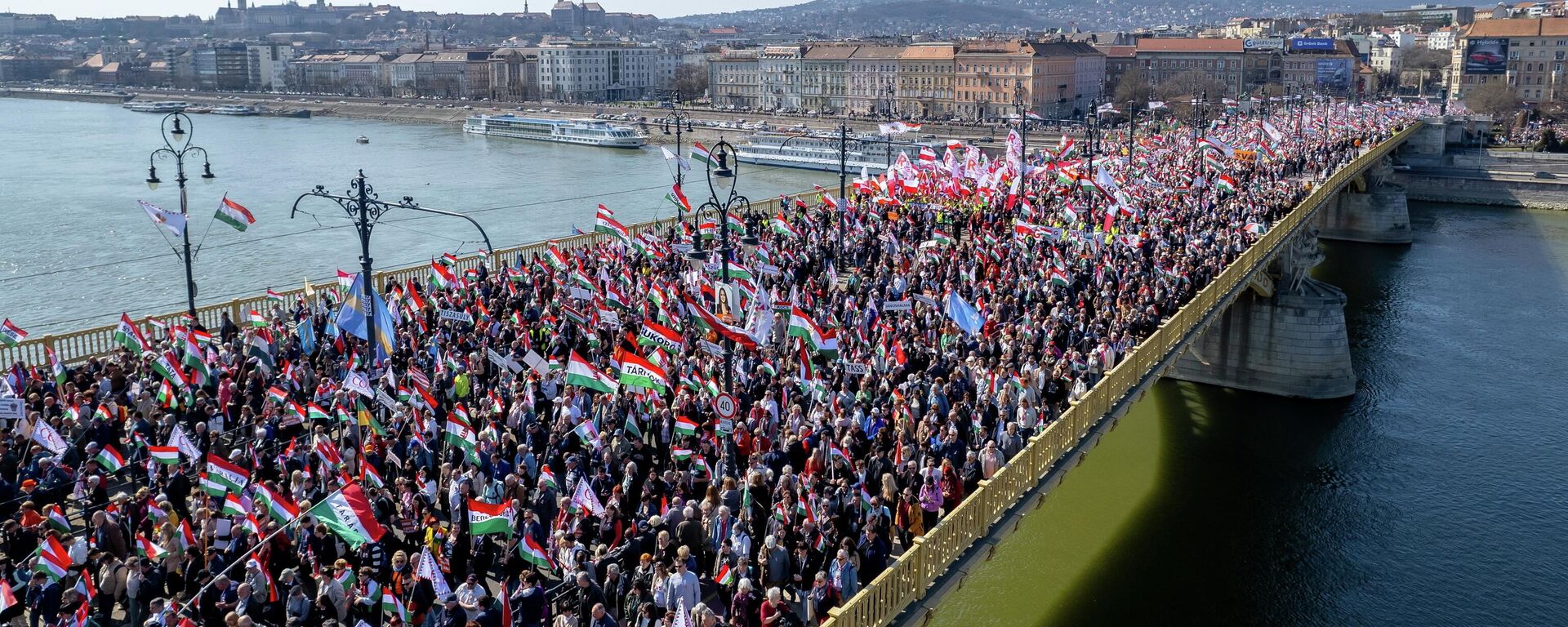„Марш мира“ у Будимпешти - Sputnik Србија, 1920, 15.03.2026