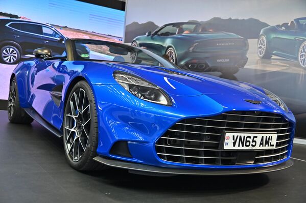  Овај луксузни кабриолет брзину од 100км/х развија за свега 3,4 секунде, а максимална брзина коју може да развије је 340км/х. - Sputnik Србија