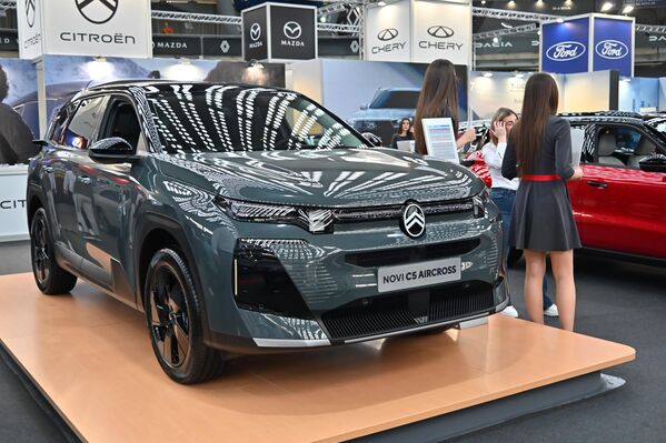 Нови Citroën C5 Aircross представљен као једна од главних звезда Цитроеновог штанда на сајму аутомобила у Београду - Sputnik Србија