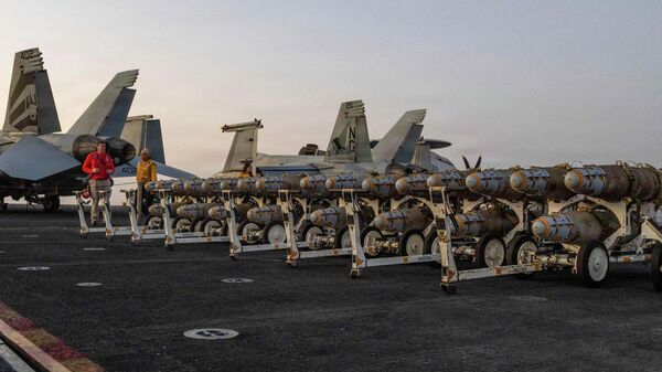 Амерички авиони на разарачу УСС Абрахам Линколн - Sputnik Србија