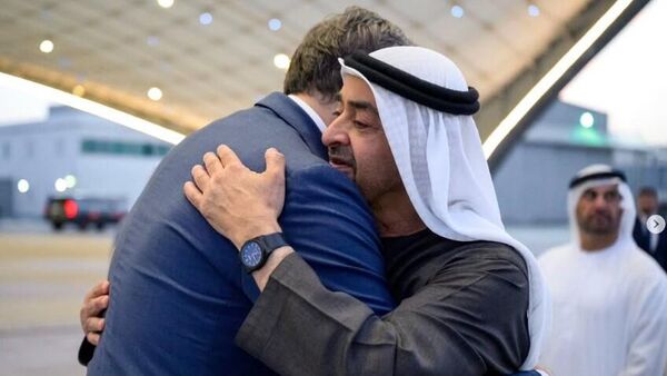 Александар Вучић и Мохамед бин Зајед - Sputnik Србија