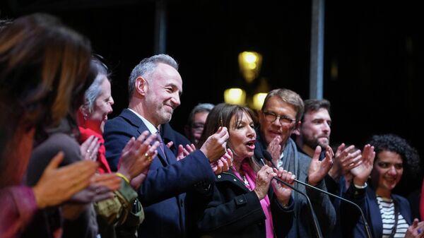 Емануел Грегоар нови градоначеник Париза. - Sputnik Србија