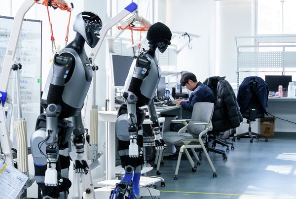 Након склапања, сваки робот пролази кроз серију свеобухватних тестирања. - Sputnik Србија