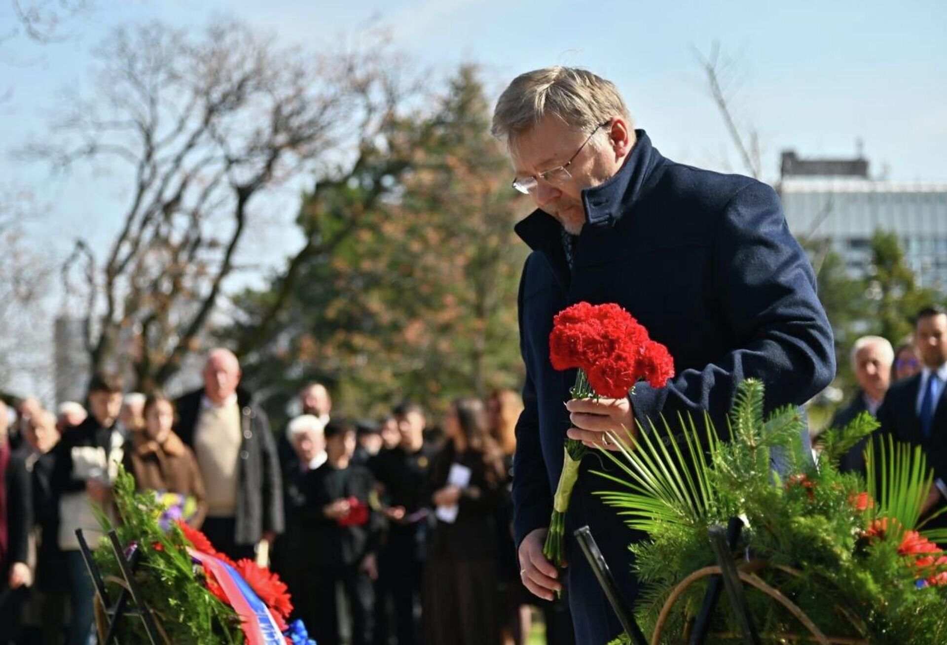Заменик руског амбасадора Александар Конанихин - 27 година од НАТО агресије на СРЈ обележено скупом у Београду - Sputnik Србија, 1920, 24.03.2026