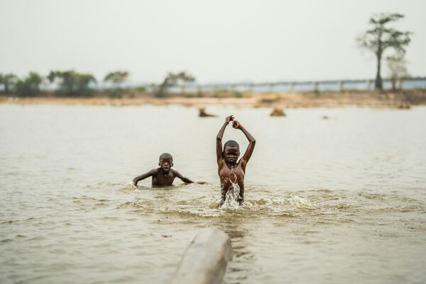 Конго је најдубља река на свету. Њена главна опасност су вирови, који могу да одвуку чамац на дно. - Sputnik Србија